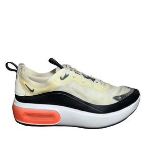 Nike air max athletic shoes size 8.5 white